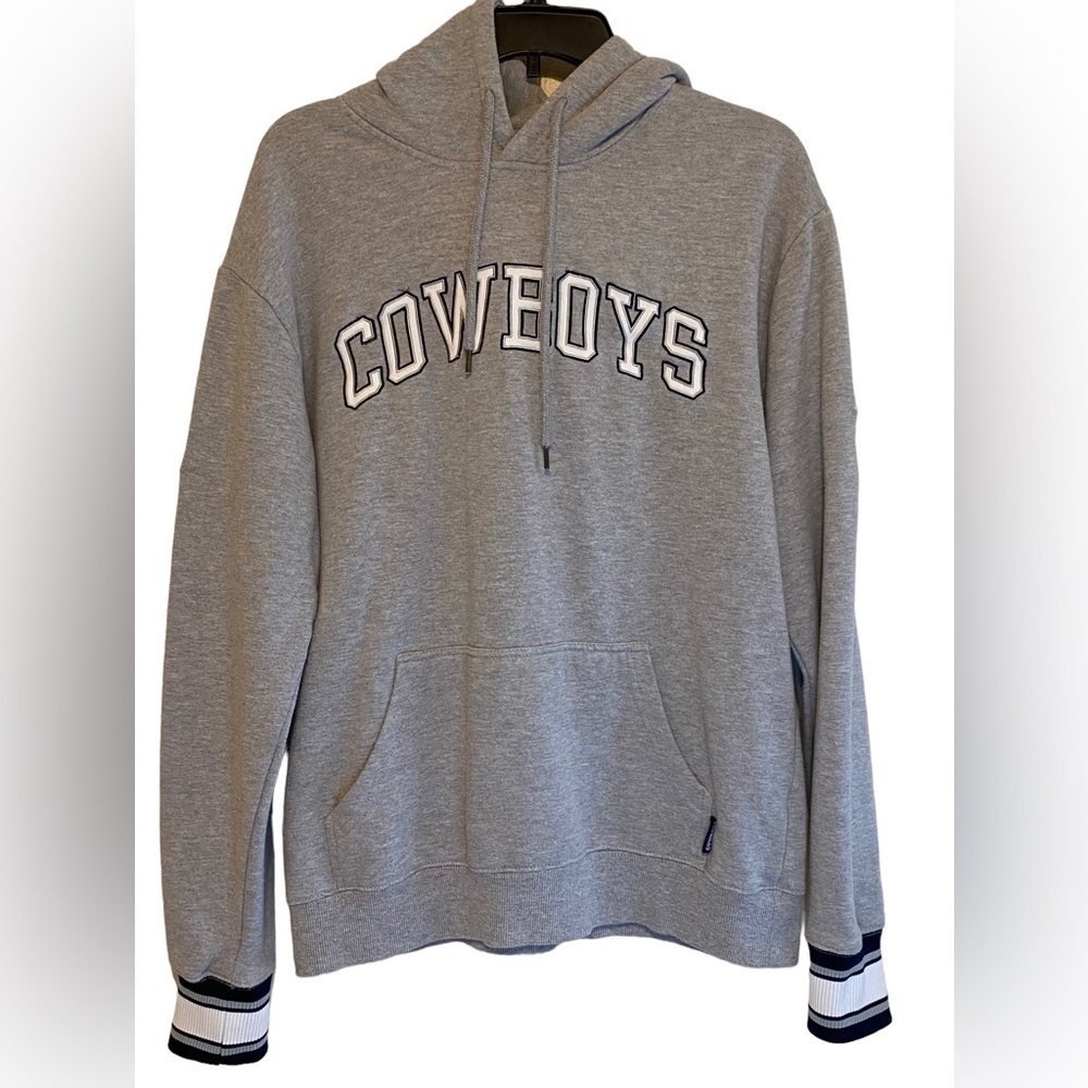 Cowboys NFL gray pullover hooded sweater Men’s size M